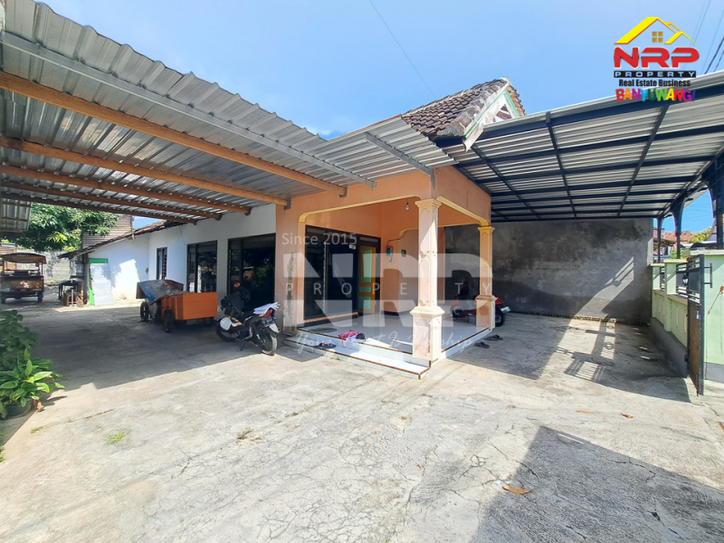 Dijual Rumah Sangat Strategis di Belakang Kantor Kec. Banyuwangi  Dijual Rumah Luas di Banyuwangi Kota  Dijual Rumah Sangat Strategis di Belakang Kantor Kec. Banyuwangi&nbsp;
150 Meter dari Jl. Brigjen Katamso&nbsp; - Banyuwangi&nbsp;
Sangat Cocok Untuk Hunian, NRP BANYUWANGI