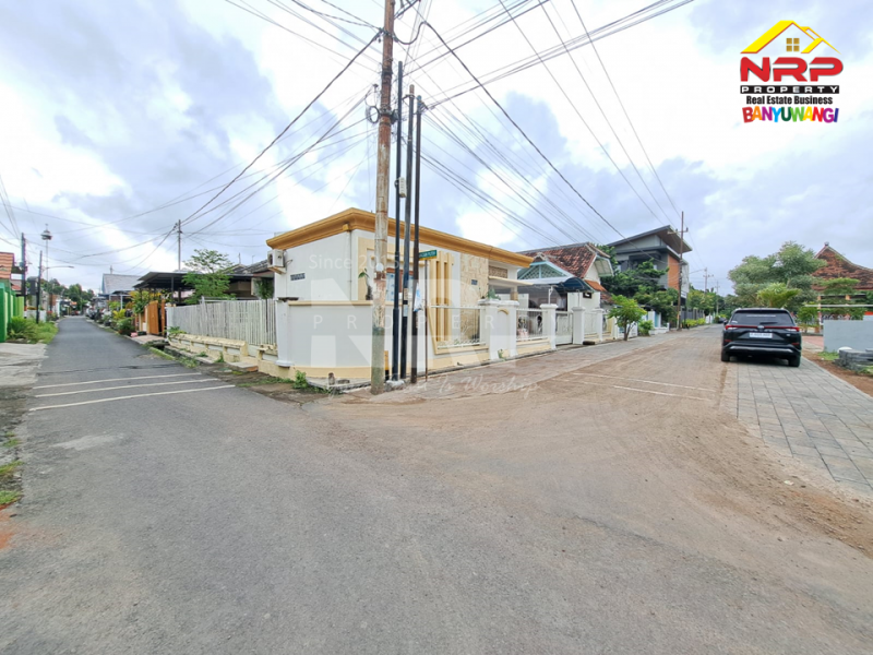 Dijual Rumah Sangat Strategis Hook di Tamanbaru , Banyuwangi  Dijual Rumah Sangat Strategis Hook di Tamanbaru , Banyuwangi  Dijual Rumah Sangat Strategis Hook di Tamanbaru , Banyuwangi&nbsp;
Cocok untuk Rumah Tinggal / Homestay
Dekat dengan Fasilitas Pendidikan, Perbelanjaan dan NRP BANYUWANGI