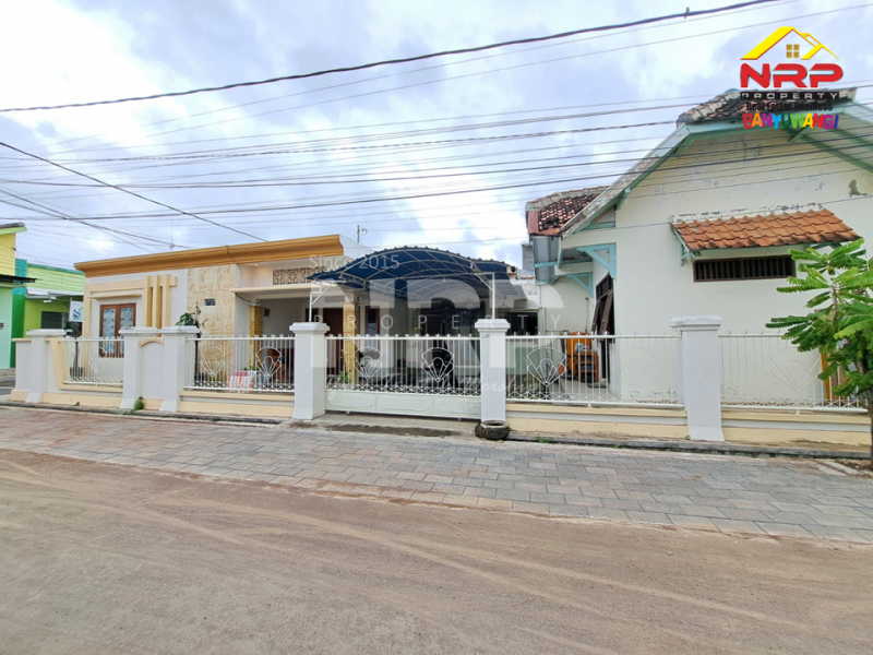 Dijual Rumah Sangat Strategis Hook di Tamanbaru , Banyuwangi  Dijual Rumah Sangat Strategis Hook di Tamanbaru , Banyuwangi  Dijual Rumah Sangat Strategis Hook di Tamanbaru , Banyuwangi&nbsp;
Cocok untuk Rumah Tinggal / Homestay
Dekat dengan Fasilitas Pendidikan, Perbelanjaan dan NRP BANYUWANGI