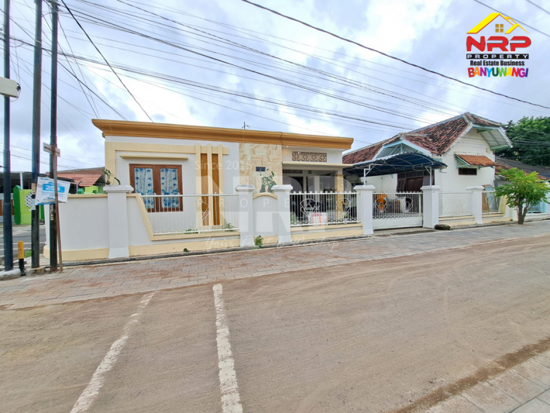 Dijual Rumah Sangat Strategis Hook di Tamanbaru , Banyuwangi  Dijual Rumah Sangat Strategis Hook di Tamanbaru , Banyuwangi  Dijual Rumah Sangat Strategis Hook di Tamanbaru , Banyuwangi&nbsp;
Cocok untuk Rumah Tinggal / Homestay
Dekat dengan Fasilitas Pendidikan, Perbelanjaan dan NRP BANYUWANGI