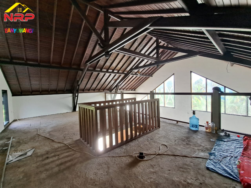 Dijual Rumah Semi Villa 2 Lantai di Bulusan - Banyuwangi  Dijual Rumah Semi Villa 2 Lantai di Bulusan - Banyuwangi  Dijual Rumah Semi Villa 2 Lantai di Bulusan - Banyuwangi&nbsp;
Berada di kawasan pedesaan yang masih sejuk dan asri&nbsp;
Sirkulasi udara sangat bagus serta NRP BANYUWANGI