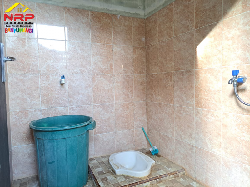 Dijual Rumah Semi Villa 2 Lantai di Bulusan - Banyuwangi  Dijual Rumah Semi Villa 2 Lantai di Bulusan - Banyuwangi  Dijual Rumah Semi Villa 2 Lantai di Bulusan - Banyuwangi&nbsp;
Berada di kawasan pedesaan yang masih sejuk dan asri&nbsp;
Sirkulasi udara sangat bagus serta NRP BANYUWANGI