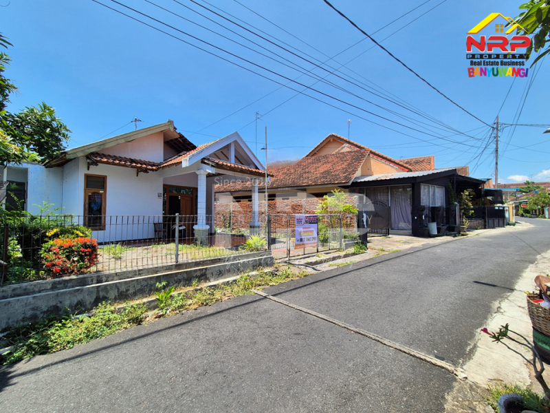 Dijual Rumah Siap Huni di Jl. Majapahit -  Belakang Kampus Untag Banyuwangi Dijual Rumah Siap Huni di Jl. Majapahit -  Belakang Kampus Untag Banyuwangi Dijual Rumah Siap Huni di Jl. Majapahit -&nbsp; Belakang Kampus Untag Banyuwangi
Lokasi Sangat Strategis Cocok Untuk Hunian, Kos-kosan dll.&nbsp;
Terletak di NRP BANYUWANGI