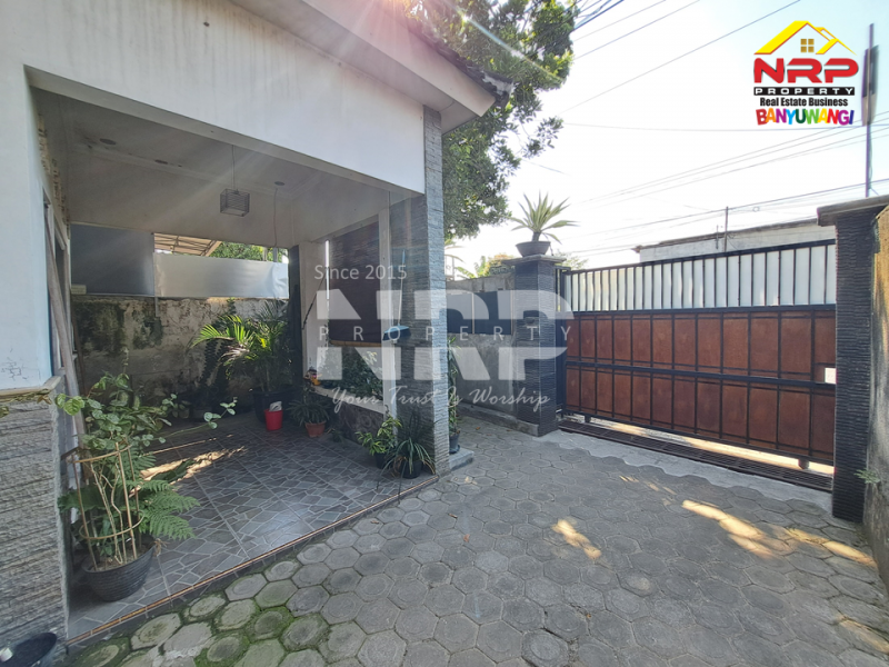 Dijual Rumah Siap Huni di Jl. Utama Rogojampi - Banyuwangi Dijual Rumah Siap Huni di Jl. Utama Rogojampi - Banyuwangi Dijual Rumah Siap Huni di Jl. Utama Rogojampi - Banyuwangi&nbsp;
500 meter dari Kampus Poltek Banyuwangi. Lokasi Sangat Cocok Untuk Investasi maupun NRP BANYUWANGI