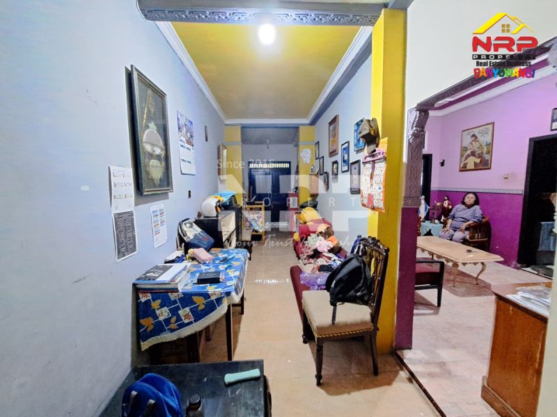 Dijual rumah siap huni di lokasi strategis, lingkungan nyaman, one get sistem.  Dijual rumah siap huni di lokasi strategis, lingkungan nyaman, one get sistem.  Dijual rumah siap huni di lokasi strategis, lingkungan nyaman, one get sistem.&nbsp;
Hunian strategis, berada di dekat pintu masuk perumahan, tidak dekat NRP BANYUWANGI