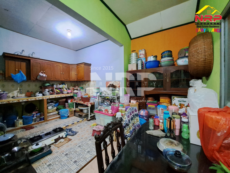 Dijual rumah siap huni di lokasi strategis, lingkungan nyaman, one get sistem.  Dijual rumah siap huni di lokasi strategis, lingkungan nyaman, one get sistem.  Dijual rumah siap huni di lokasi strategis, lingkungan nyaman, one get sistem.&nbsp;
Hunian strategis, berada di dekat pintu masuk perumahan, tidak dekat NRP BANYUWANGI