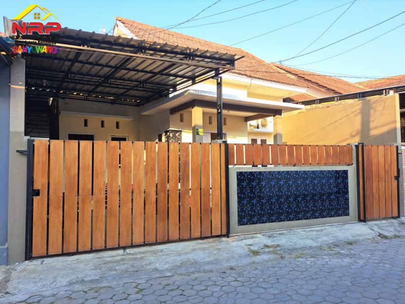 Dijual Rumah Siap Huni di Perum Griya Indah Agus Salim - Banyuwangi Dijual Rumah Murah Siap Huni di Perum Griya Indah Agus Salim - Banyuwangi Dijual Rumah Siap Huni di Perum Griya Indah Agus Salim - Banyuwangi
Hunian Nyaman dengan akses jalan utama Jl. KH Agus Salim

LT/LB : 178/120 M2 NRP BANYUWANGI