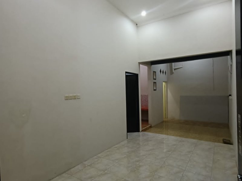 Dijual Rumah Siap Huni di Perum. Mendut Regency - Banyuwangi  Dijual Rumah Siap Huni di Perum. Mendut Regency - Banyuwangi  Dijual Rumah Siap Huni di Perum. Mendut Regency - Banyuwangi&nbsp;
Hunian Exclusive terletak di Kawasan Perumahan Elit di Pusat Kota Banyuwangi
Dekat NRP BANYUWANGI
