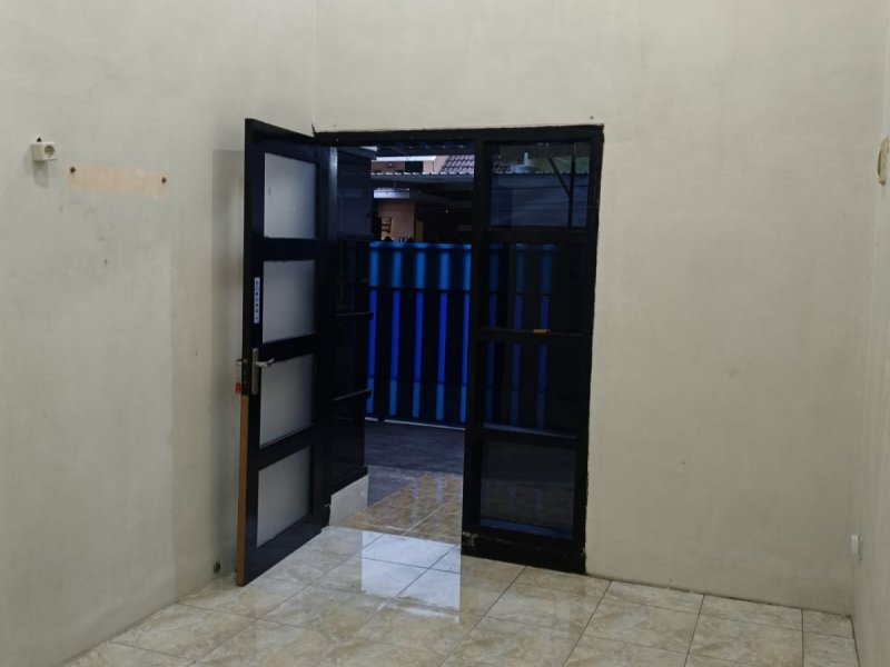 Dijual Rumah Siap Huni di Perum. Mendut Regency - Banyuwangi  Dijual Rumah Siap Huni di Perum. Mendut Regency - Banyuwangi  Dijual Rumah Siap Huni di Perum. Mendut Regency - Banyuwangi&nbsp;
Hunian Exclusive terletak di Kawasan Perumahan Elit di Pusat Kota Banyuwangi
Dekat NRP BANYUWANGI