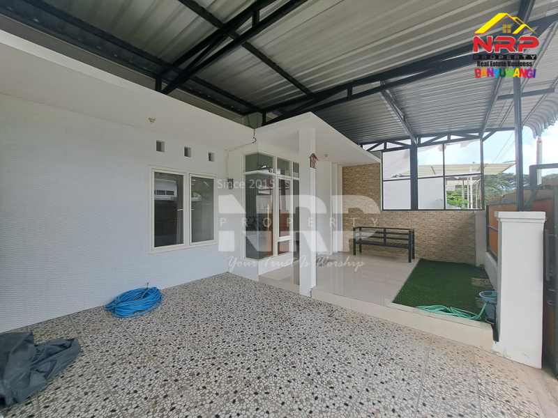 Dijual Rumah Siap Huni di Perum Permata Banyuwangi Dijual Rumah Siap Huni di Perum Permata Banyuwangi Dijual Rumah Siap Huni di Perum Permata Banyuwangi
Llingkungan aman ( One Gate System ) dengan Security, Akses Jalan Sangat Lebar, Rindang dan Sejuk
Terletak NRP BANYUWANGI