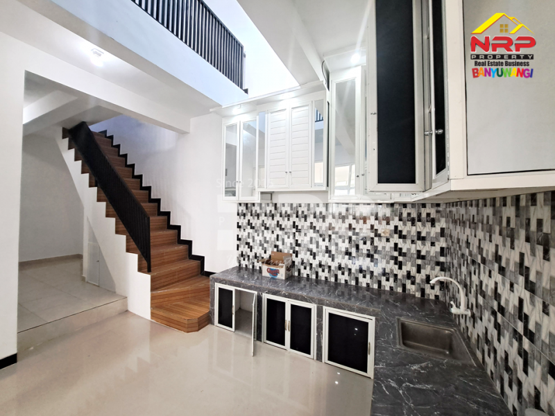 Dijual Rumah Siap Huni di Perum Permata Banyuwangi Dijual Rumah Siap Huni di Perum Permata Banyuwangi Dijual Rumah Siap Huni di Perum Permata Banyuwangi
Llingkungan aman ( One Gate System ) dengan Security, Akses Jalan Sangat Lebar, Rindang dan Sejuk
Terletak NRP BANYUWANGI