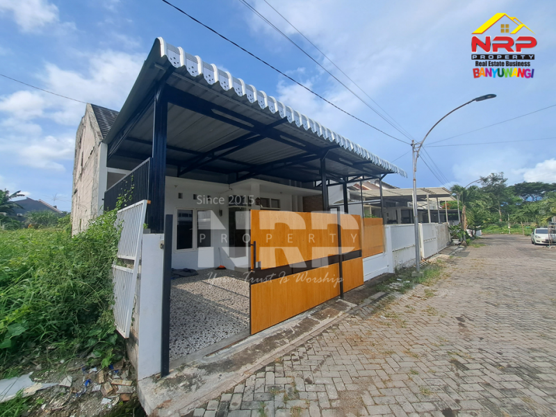 Dijual Rumah Siap Huni di Perum Permata Banyuwangi Dijual Rumah Siap Huni di Perum Permata Banyuwangi Dijual Rumah Siap Huni di Perum Permata Banyuwangi
Llingkungan aman ( One Gate System ) dengan Security, Akses Jalan Sangat Lebar, Rindang dan Sejuk
Terletak NRP BANYUWANGI