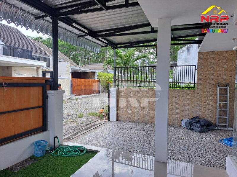 Dijual Rumah Siap Huni di Perum Permata Banyuwangi Dijual Rumah Siap Huni di Perum Permata Banyuwangi Dijual Rumah Siap Huni di Perum Permata Banyuwangi
Llingkungan aman ( One Gate System ) dengan Security, Akses Jalan Sangat Lebar, Rindang dan Sejuk
Terletak NRP BANYUWANGI