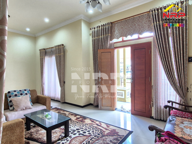 Dijual Rumah Siap Huni di Rogojampi - Banyuwangi Dijual Rumah Siap Huni di Rogojampi - Banyuwangi Dijual Rumah Siap Huni di Rogojampi - Banyuwangi&nbsp;
Hunian Dekat dengan stasiun rogojampi dan pasar rogojampi

Luas Tanah : 119 M2 SHM
Luas Bangunan : NRP BANYUWANGI