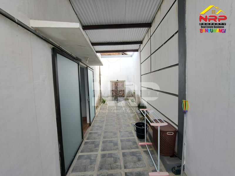 Dijual Rumah Siap Huni Di Sebelah Hotel Aston Banyuwangi  Dijual Rumah Siap Huni Di Sebelah Hotel Aston Banyuwangi  Dijual Rumah Siap Huni Di Sebelah Hotel Aston Banyuwangi&nbsp;
Hunian Strategis Pusat Kota dengan Lingkungan sejuk, asri dan mudah diakses

LT/LB : 298/90 NRP BANYUWANGI