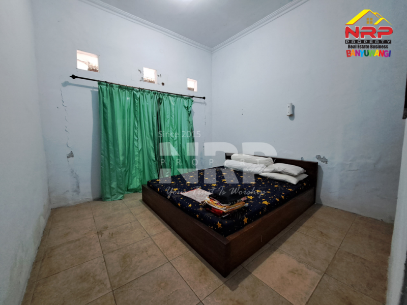 Dijual Rumah Siap Huni Di Sebelah Hotel Aston Banyuwangi  Dijual Rumah Siap Huni Di Sebelah Hotel Aston Banyuwangi  Dijual Rumah Siap Huni Di Sebelah Hotel Aston Banyuwangi&nbsp;
Hunian Strategis Pusat Kota dengan Lingkungan sejuk, asri dan mudah diakses

LT/LB : 298/90 NRP BANYUWANGI