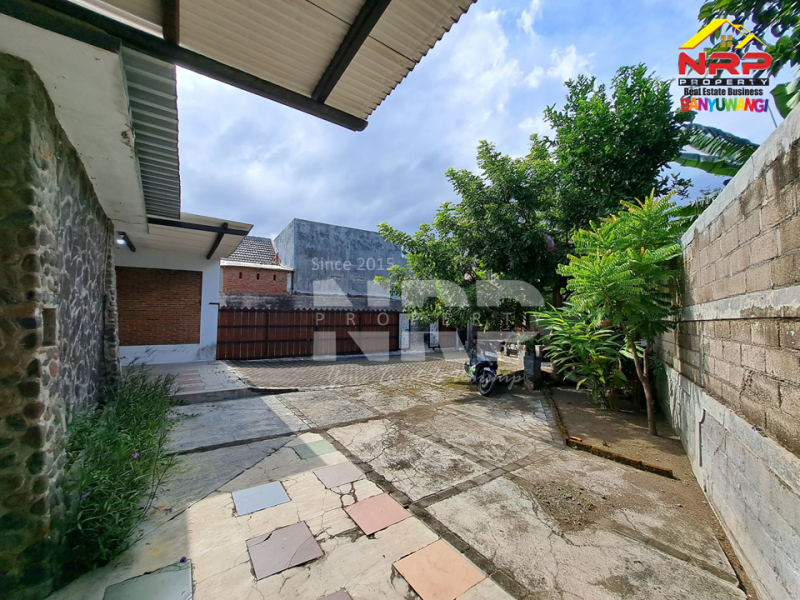 Dijual Rumah Siap Huni Di Sebelah Hotel Aston Banyuwangi  Dijual Rumah Siap Huni Di Sebelah Hotel Aston Banyuwangi  Dijual Rumah Siap Huni Di Sebelah Hotel Aston Banyuwangi&nbsp;
Hunian Strategis Pusat Kota dengan Lingkungan sejuk, asri dan mudah diakses

LT/LB : 298/90 NRP BANYUWANGI