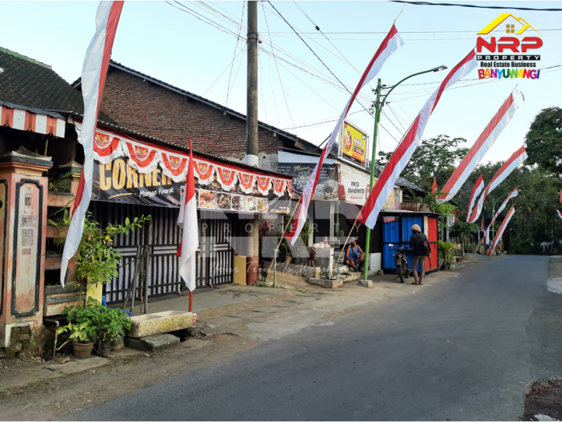Dijual Rumah Siap Huni di tepi Jl. Desa Banjar, Licin - Banyuwangi  Dijual Rumah Siap Huni di tepi Jl. Desa Banjar, Licin - Banyuwangi  Dijual Rumah Siap Huni di tepi Jl. Desa Banjar, Licin - Banyuwangi 
Hunian yang berada di Pedesaan dengan lingkungan yang masih asri dan NRP BANYUWANGI