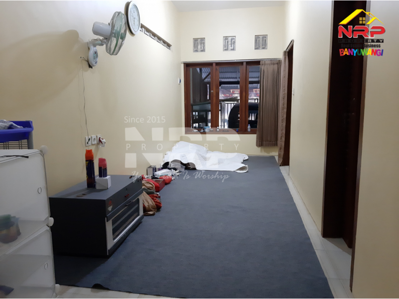 Dijual Rumah Siap Huni di tepi Jl. Desa Banjar, Licin - Banyuwangi  Dijual Rumah Siap Huni di tepi Jl. Desa Banjar, Licin - Banyuwangi  Dijual Rumah Siap Huni di tepi Jl. Desa Banjar, Licin - Banyuwangi 
Hunian yang berada di Pedesaan dengan lingkungan yang masih asri dan NRP BANYUWANGI