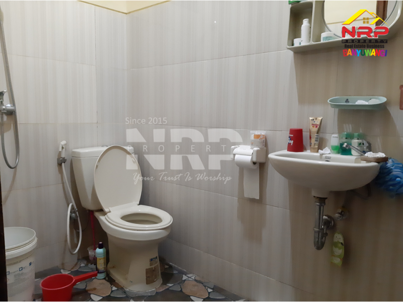 Dijual Rumah Siap Huni di tepi Jl. Desa Banjar, Licin - Banyuwangi  Dijual Rumah Siap Huni di tepi Jl. Desa Banjar, Licin - Banyuwangi  Dijual Rumah Siap Huni di tepi Jl. Desa Banjar, Licin - Banyuwangi 
Hunian yang berada di Pedesaan dengan lingkungan yang masih asri dan NRP BANYUWANGI