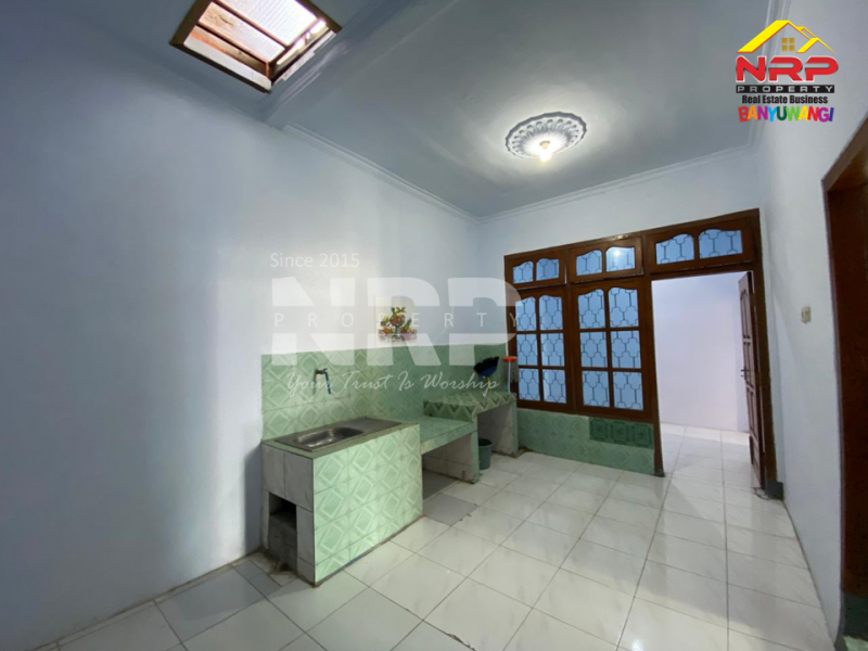 Dijual Rumah Strategis Bersebelahan dengan Hotel Ilira Banyuwangi  Dijual Rumah Strategis Bersebelahan dengan Hotel Ilira Banyuwangi  Dijual Rumah Strategis Bersebelahan dengan Hotel Ilira Banyuwangi&nbsp;
Akes Jl. Yos Sudarso, Klatak - Banyuwangi&nbsp;

Luas Tanah : 102 M2&nbsp;
Luas NRP BANYUWANGI