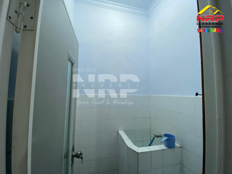 Dijual Rumah Strategis Bersebelahan dengan Hotel Ilira Banyuwangi  Dijual Rumah Strategis Bersebelahan dengan Hotel Ilira Banyuwangi  Dijual Rumah Strategis Bersebelahan dengan Hotel Ilira Banyuwangi&nbsp;
Akes Jl. Yos Sudarso, Klatak - Banyuwangi&nbsp;

Luas Tanah : 102 M2&nbsp;
Luas NRP BANYUWANGI