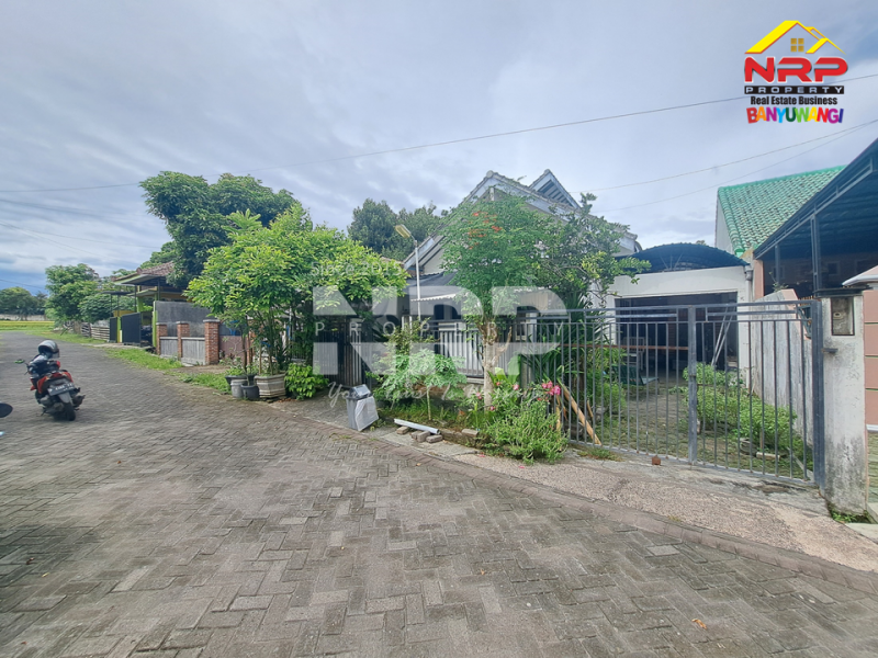 Dijual Rumah strategis depan Kampus FIKKIA UNAIR Banyuwangi Dijual Rumah strategis depan Kampus FIKKIA UNAIR Banyuwangi Investasi Properti Menjanjikan!
Dijual Rumah strategis depan Kampus FIKKIA UNAIR Banyuwangi
Sangat cocok untuk rumah kos, kontrakan, atau usaha penunjang NRP BANYUWANGI