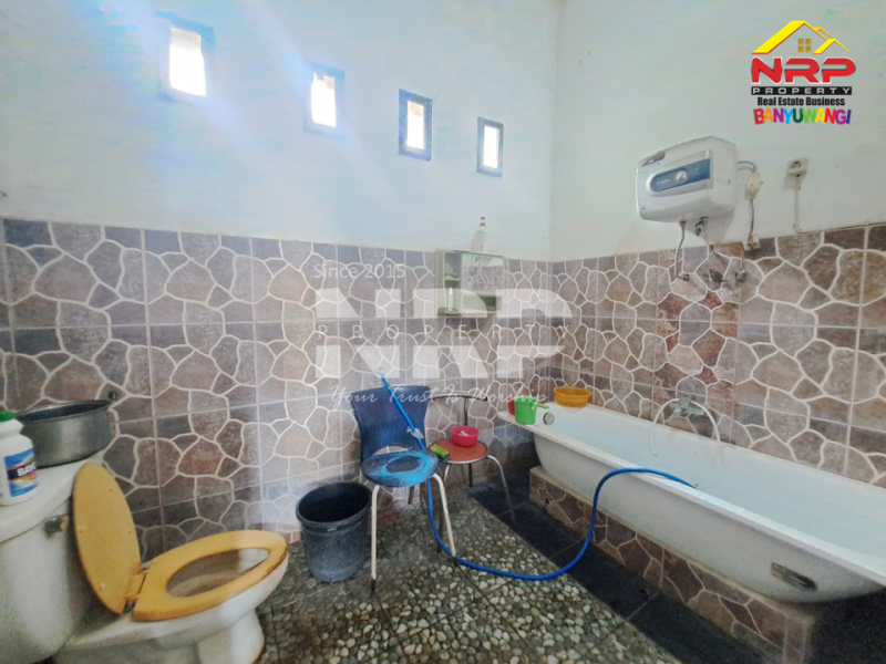 Dijual Rumah strategis depan Kampus FIKKIA UNAIR Banyuwangi Dijual Rumah strategis depan Kampus FIKKIA UNAIR Banyuwangi Investasi Properti Menjanjikan!
Dijual Rumah strategis depan Kampus FIKKIA UNAIR Banyuwangi
Sangat cocok untuk rumah kos, kontrakan, atau usaha penunjang NRP BANYUWANGI