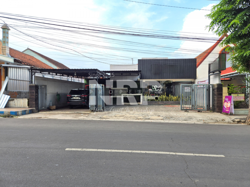 Dijual Rumah strategis di pusat aktivitas kota, Singonegaran - Banyuwangi  Dijual Rumah strategis di pusat aktivitas kota, Singonegaran - Banyuwangi  Dijual Rumah strategis di pusat aktivitas kota, Singonegaran - Banyuwangi&nbsp;
Lokasi dekat fasilitas penting, akses mudah, dan lingkungan hidup yang sudah NRP BANYUWANGI