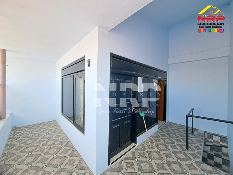 Dijual Rumah strategis Full furniture di pusat aktivitas kota, Singonegaran - Banyuwangi  Dijual rumah murah full furniture banyuwangi kota  Dijual Rumah strategis Full furniture di pusat aktivitas kota, Singonegaran - Banyuwangi&nbsp;
Lokasi dekat fasilitas penting, akses mudah, dan lingkungan NRP BANYUWANGI