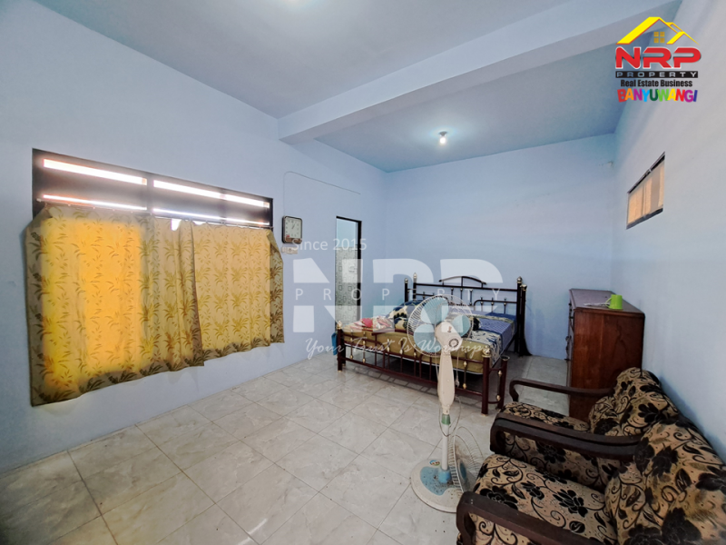 Dijual Rumah strategis Full furniture di pusat aktivitas kota, Singonegaran - Banyuwangi  Dijual rumah murah full furniture banyuwangi kota  Dijual Rumah strategis Full furniture di pusat aktivitas kota, Singonegaran - Banyuwangi&nbsp;
Lokasi dekat fasilitas penting, akses mudah, dan lingkungan NRP BANYUWANGI
