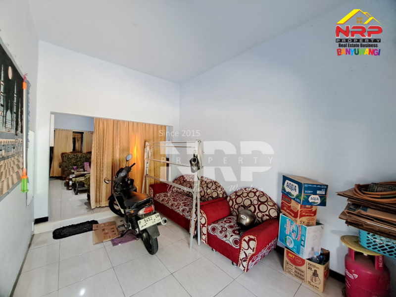 Dijual Rumah strategis Full furniture di pusat aktivitas kota, Singonegaran - Banyuwangi  Dijual rumah murah full furniture banyuwangi kota  Dijual Rumah strategis Full furniture di pusat aktivitas kota, Singonegaran - Banyuwangi&nbsp;
Lokasi dekat fasilitas penting, akses mudah, dan lingkungan NRP BANYUWANGI