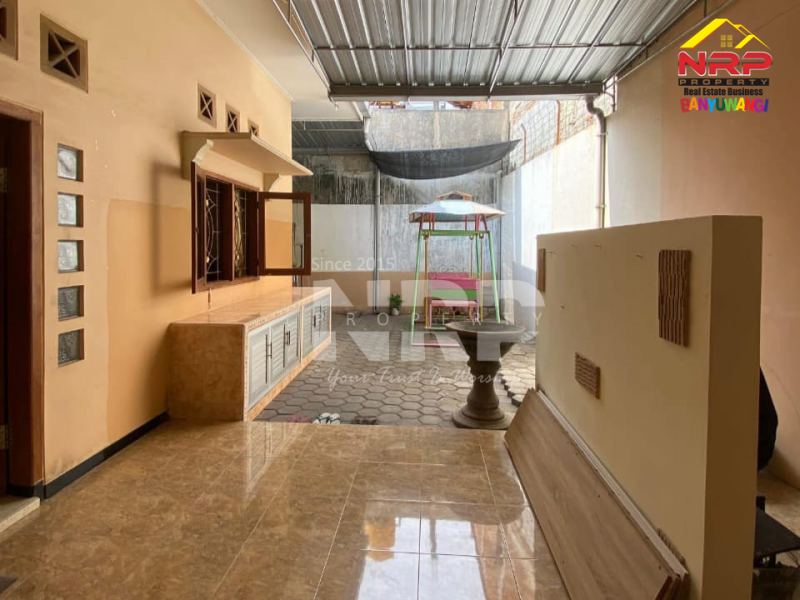 Dijual Rumah Strategis Siap Huni Tamanbaru, Banyuwangi  Dijual rumah di tamanbaru banyuwangi  Dijual Rumah Strategis Siap Huni Tamanbaru, Banyuwangi&nbsp;
Dekat dengan Kantor Pemda dan Pemerintahan,&nbsp; Dekat Dengan Fasilitas Pendidikan, Perbelanjaan NRP BANYUWANGI