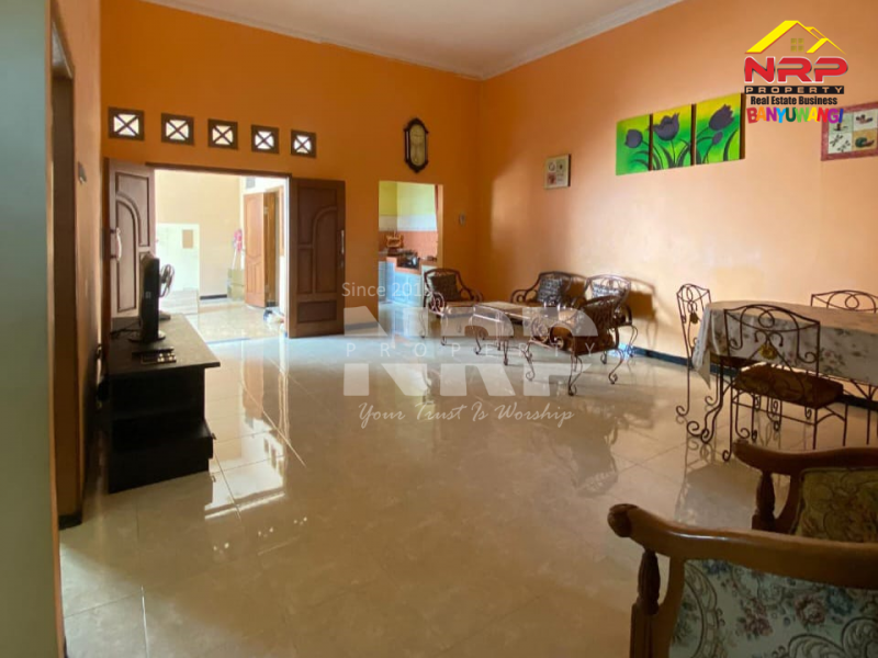 Dijual Rumah Strategis Siap Huni Tamanbaru, Banyuwangi  Dijual rumah di tamanbaru banyuwangi  Dijual Rumah Strategis Siap Huni Tamanbaru, Banyuwangi&nbsp;
Dekat dengan Kantor Pemda dan Pemerintahan,&nbsp; Dekat Dengan Fasilitas Pendidikan, Perbelanjaan NRP BANYUWANGI