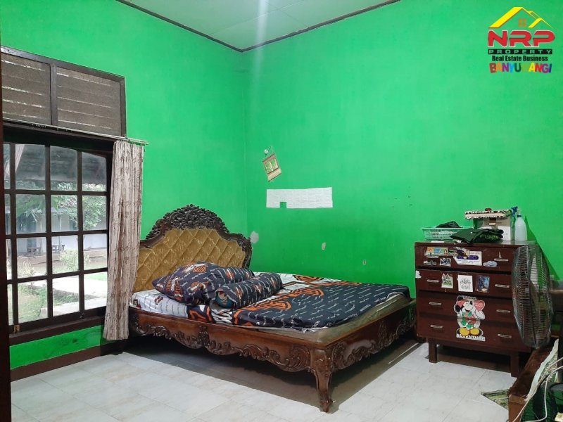 Dijual Rumah Strategis Beserta Ruang Usaha di Jl. Kapten Ilyas - Bwi Dijual Rumah Strategis Beserta Ruang Usaha di Jl. Kapten Ilyas - Bwi Dijual Rumah Stretegis Beserta Ruang Usaha di Jl. Kapten Ilyas - Bwi
Sangat cocok untuk Hunian maupun Ruang Usaha
Terletak di Kawasan bisnis aktif, dekat NRP BANYUWANGI