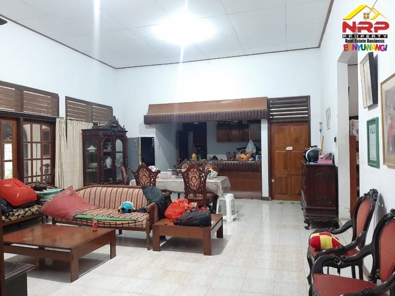 Dijual Rumah Strategis Beserta Ruang Usaha di Jl. Kapten Ilyas - Bwi Dijual Rumah Strategis Beserta Ruang Usaha di Jl. Kapten Ilyas - Bwi Dijual Rumah Stretegis Beserta Ruang Usaha di Jl. Kapten Ilyas - Bwi
Sangat cocok untuk Hunian maupun Ruang Usaha
Terletak di Kawasan bisnis aktif, dekat NRP BANYUWANGI