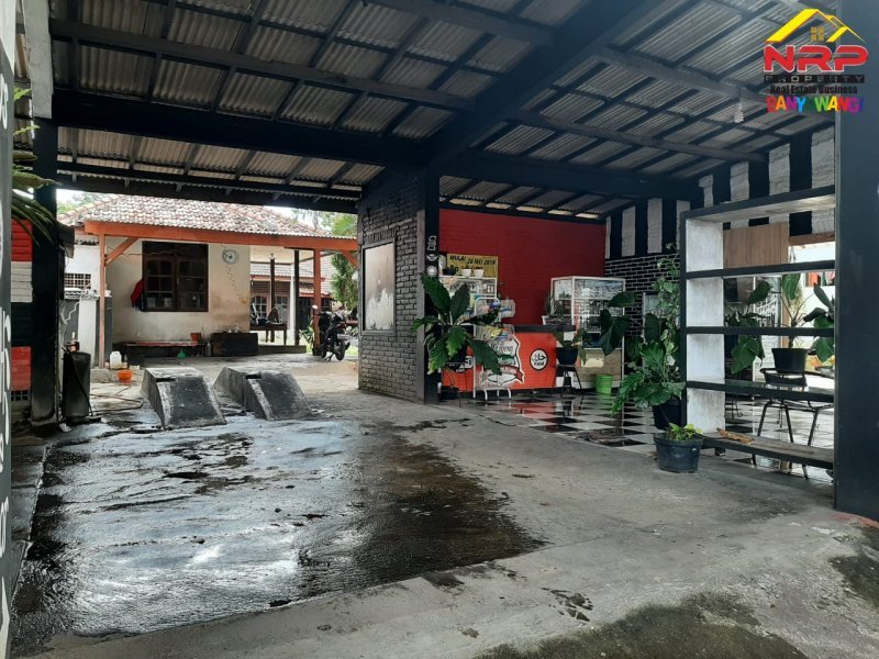 Dijual Rumah Strategis Beserta Ruang Usaha di Jl. Kapten Ilyas - Bwi Dijual Rumah Strategis Beserta Ruang Usaha di Jl. Kapten Ilyas - Bwi Dijual Rumah Stretegis Beserta Ruang Usaha di Jl. Kapten Ilyas - Bwi
Sangat cocok untuk Hunian maupun Ruang Usaha
Terletak di Kawasan bisnis aktif, dekat NRP BANYUWANGI