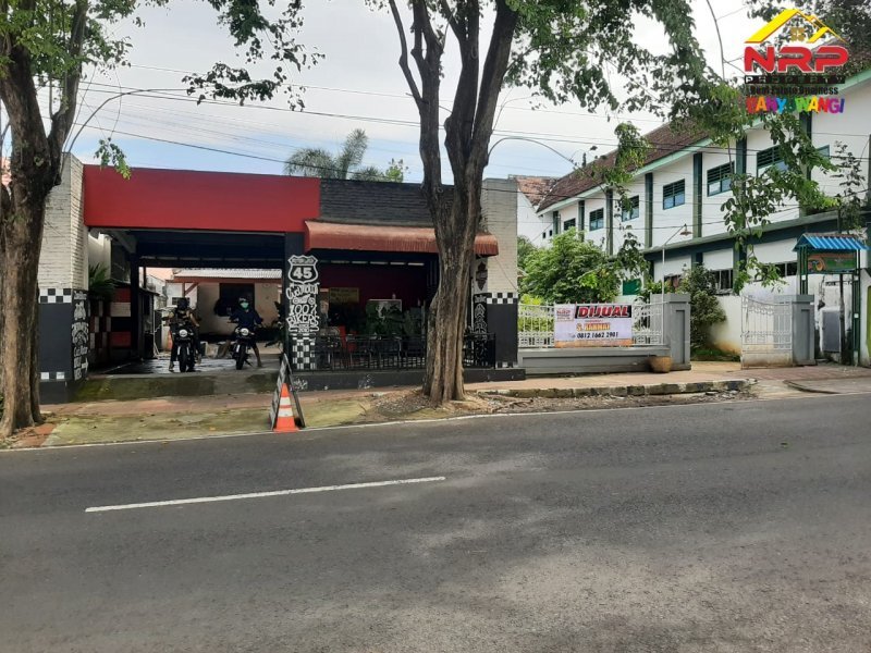 Dijual Rumah Strategis Beserta Ruang Usaha di Jl. Kapten Ilyas - Bwi Dijual Rumah Strategis Beserta Ruang Usaha di Jl. Kapten Ilyas - Bwi Dijual Rumah Stretegis Beserta Ruang Usaha di Jl. Kapten Ilyas - Bwi
Sangat cocok untuk Hunian maupun Ruang Usaha
Terletak di Kawasan bisnis aktif, dekat NRP BANYUWANGI