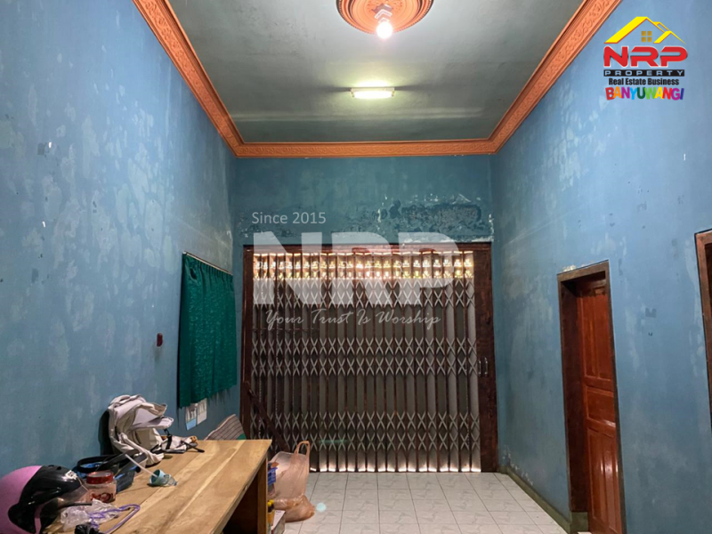 Dijual rumah strtegis di kaki gunung ijen , Licin - Banyuwangi  Dijual rumah strtegis di kaki gunung ijen , Licin - Banyuwangi  BEST SALE HOUSE IN HILLSIDE IJEN CRATER BANYUWANGI.&nbsp;
Berada dikawasan perhotelan dan homestay tamansari.&nbsp;
Lokasi sangat strategis, belakang NRP BANYUWANGI