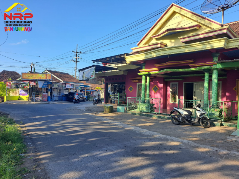 Dijual Rumah +Toko  Siap Huni di Donosuko , Badean - Banyuwangi  Dijual Rumah +Toko  Siap Huni di Donosuko , Badean - Banyuwangi  Dijual Rumah +Toko&nbsp; Siap Huni di Donosuko , Badean - Banyuwangi
Cocok Untuk Hunian dan Usaha

Fasilitas : Ruang Tamu, Ruang Keluarga, Ruang Usaha/Toko, NRP BANYUWANGI