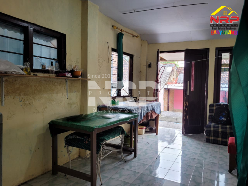 Dijual Rumah Tua - Value Tanah di Singonegaran - Banyuwangi  Dijual Rumah Tua - Value Tanah di Singonegaran - Banyuwangi  Dijual Rumah Tua - Value Tanah di Singonegaran - Banyuwangi&nbsp;
Belakang RSUD Blambangan, Dekat dengan stadion, Akses Jl. Roda 2&nbsp;

Luas Tanah : 60 NRP BANYUWANGI