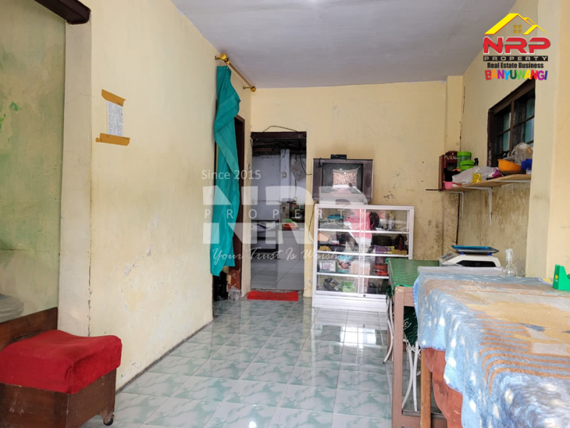 Dijual Rumah Tua - Value Tanah di Singonegaran - Banyuwangi  Dijual Rumah Tua - Value Tanah di Singonegaran - Banyuwangi  Dijual Rumah Tua - Value Tanah di Singonegaran - Banyuwangi&nbsp;
Belakang RSUD Blambangan, Dekat dengan stadion, Akses Jl. Roda 2&nbsp;

Luas Tanah : 60 NRP BANYUWANGI