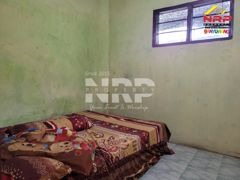Dijual Rumah Tua - Value Tanah di Singonegaran - Banyuwangi  Dijual Rumah Tua - Value Tanah di Singonegaran - Banyuwangi  Dijual Rumah Tua - Value Tanah di Singonegaran - Banyuwangi&nbsp;
Belakang RSUD Blambangan, Dekat dengan stadion, Akses Jl. Roda 2&nbsp;

Luas Tanah : 60 NRP BANYUWANGI