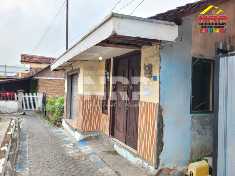 Dijual Rumah Tua - Value Tanah di Singonegaran - Banyuwangi  Dijual Rumah Tua - Value Tanah di Singonegaran - Banyuwangi  Dijual Rumah Tua - Value Tanah di Singonegaran - Banyuwangi&nbsp;
Belakang RSUD Blambangan, Dekat dengan stadion, Akses Jl. Roda 2&nbsp;

Luas Tanah : 60 NRP BANYUWANGI