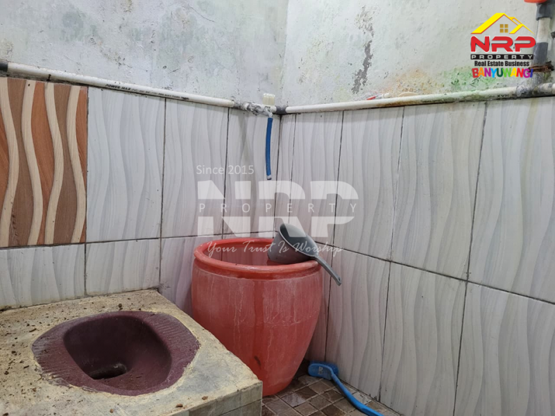 Dijual Rumah Tua - Value Tanah di Singonegaran - Banyuwangi  Dijual Rumah Tua - Value Tanah di Singonegaran - Banyuwangi  Dijual Rumah Tua - Value Tanah di Singonegaran - Banyuwangi&nbsp;
Belakang RSUD Blambangan, Dekat dengan stadion, Akses Jl. Roda 2&nbsp;

Luas Tanah : 60 NRP BANYUWANGI