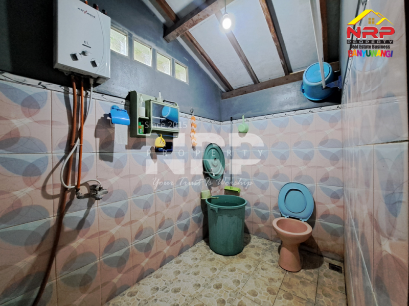 Dijual rumah Unit semi vila di Tamansari ini bisa jadi pilihan sempurna Unit semi vila di Tamansari licin Banyuwangi ini bisa jadi pilihan sempurna Suka rumah dengan vibe villa traditional?
Unit semi vila di Tamansari ini bisa jadi pilihan sempurna. Cocok untuk hidup slowliving di desa.
Bangunan rumah NRP BANYUWANGI