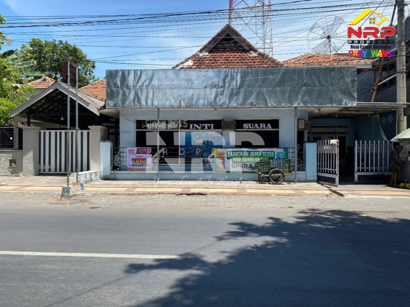 Dijual Rumah Usaha yang Prospeknya bagus di Banyuwangi Kota  Dijual Rumah Usaha yang Prospeknya bagus di Banyuwangi Kota  Dijual Rumah Usaha yang Prospeknya bagus di Banyuwangi Kota&nbsp;
Terletak di kawasan sentra bisnis, pertokoan dan perkantoran.&nbsp;
Cocok untuk Toko, NRP BANYUWANGI