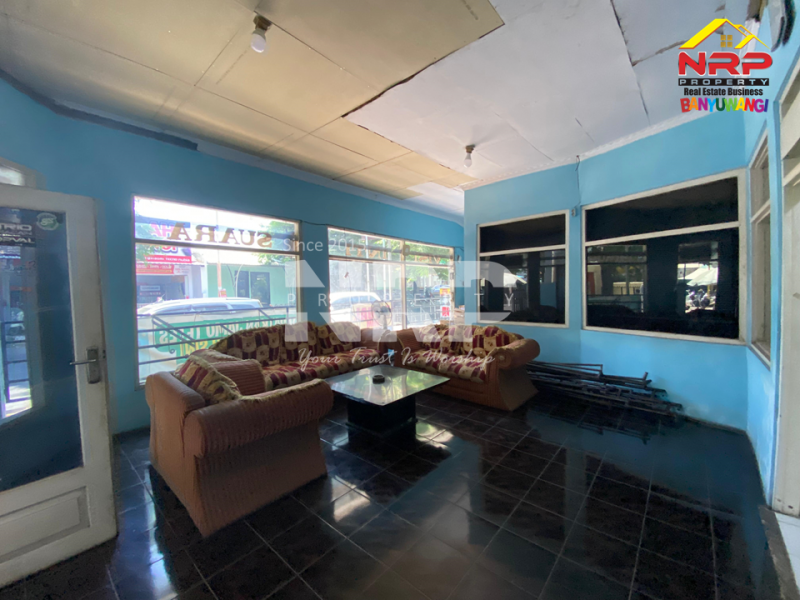 Dijual Rumah Usaha yang Prospeknya bagus di Banyuwangi Kota  Dijual Rumah Usaha yang Prospeknya bagus di Banyuwangi Kota  Dijual Rumah Usaha yang Prospeknya bagus di Banyuwangi Kota&nbsp;
Terletak di kawasan sentra bisnis, pertokoan dan perkantoran.&nbsp;
Cocok untuk Toko, NRP BANYUWANGI