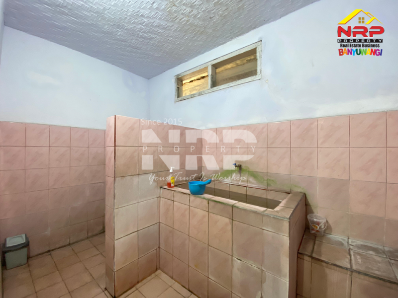 Dijual Rumah Usaha yang Prospeknya bagus di Banyuwangi Kota  Dijual Rumah Usaha yang Prospeknya bagus di Banyuwangi Kota  Dijual Rumah Usaha yang Prospeknya bagus di Banyuwangi Kota&nbsp;
Terletak di kawasan sentra bisnis, pertokoan dan perkantoran.&nbsp;
Cocok untuk Toko, NRP BANYUWANGI