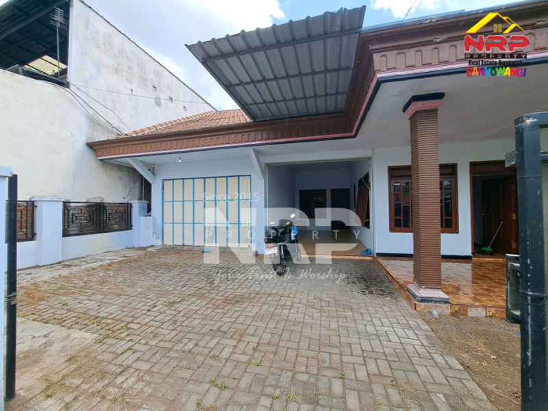 Dijual Rumah Vintage Luas Siap Huni di Kalipuro - Banyuwangi Dijual Rumah Vintage Luas Siap Huni di Kalipuro - Banyuwangi Dijual Rumah Vintage Luas Siap Huni di Kalipuro - Banyuwangi
Dekat dengan SMKN 1 Kalipuro, Kawasan perumahan padat penduduk
Cocok untuk investasi rumah kos, NRP BANYUWANGI